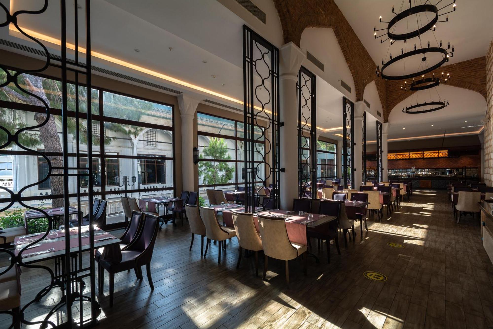 Swandor Hotels & Resorts - Topkapi Palace Antalya Kültér fotó The restaurant