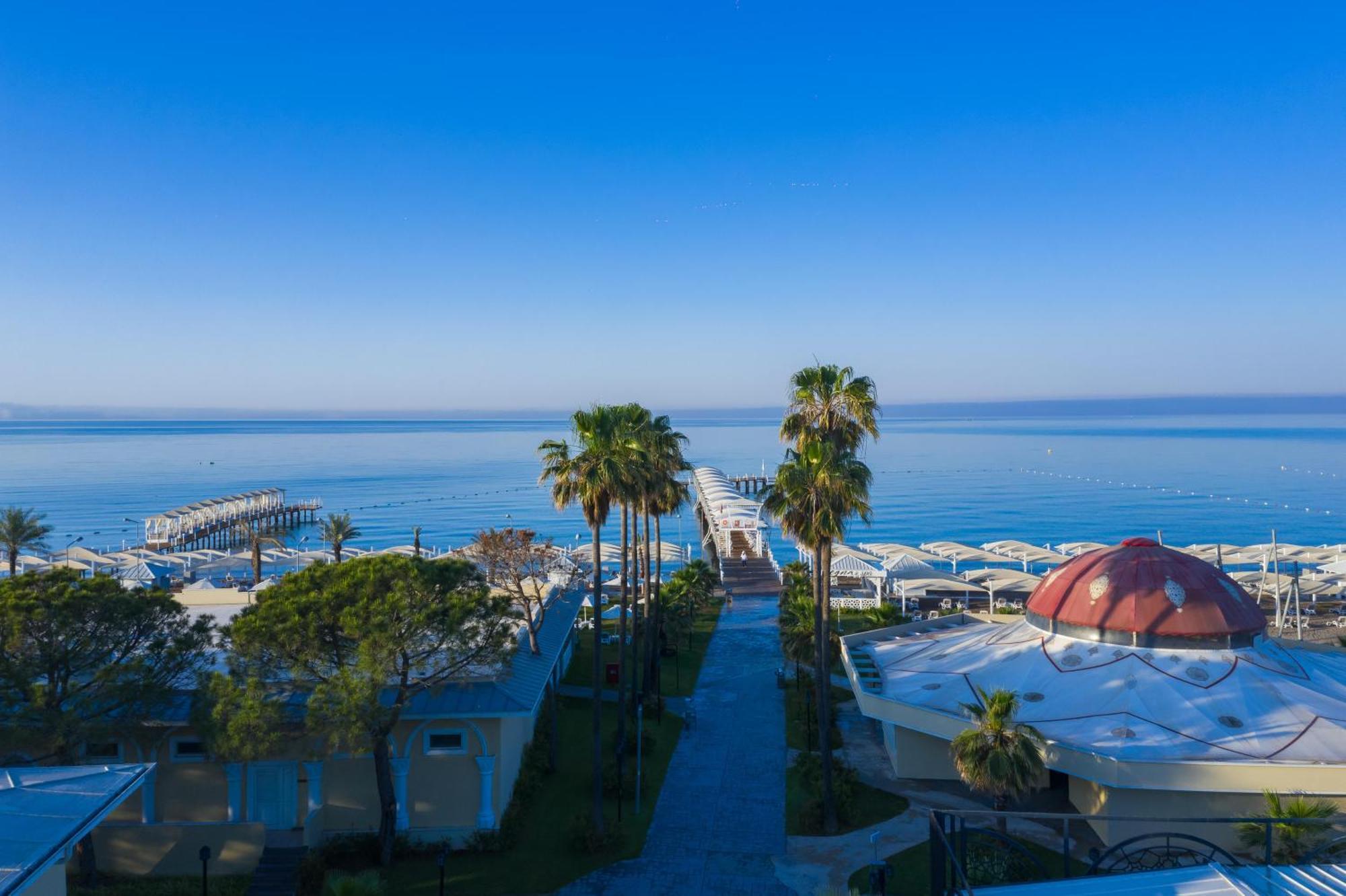 Swandor Hotels & Resorts - Topkapi Palace Antalya Kültér fotó The beach of the resort